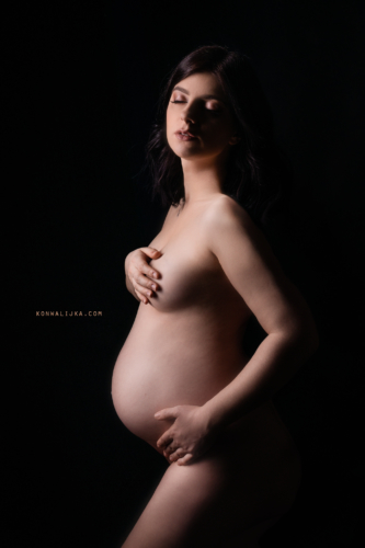 konwalijka-fotografia-ciazowa-sanok-fotograf-rodzinny-sesja-ciążowa-studio-boho-w-bieli14